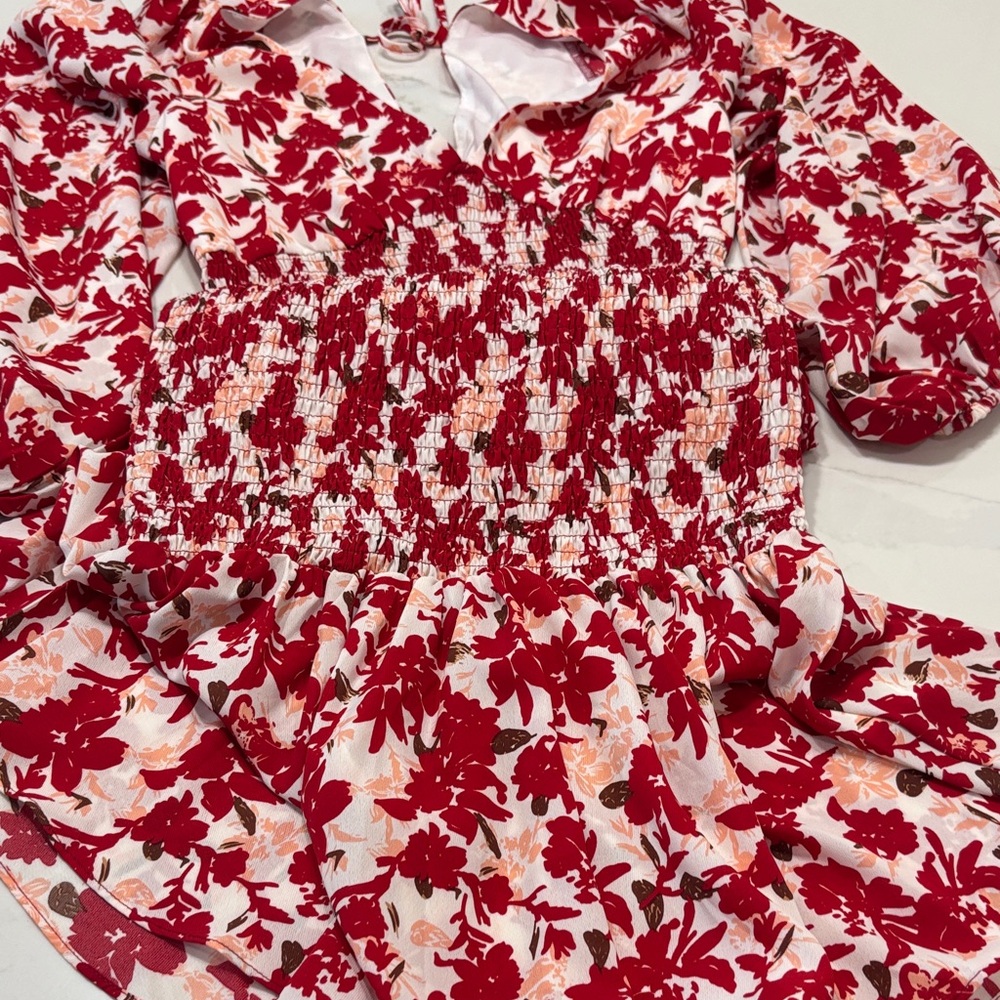 Cupshe island sun floral Ref & White Smocked V-Neck Long Sleeve Midi Dress - Picture 8 of 15